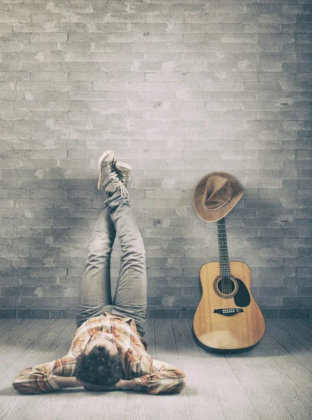 Teenager man playing — Stock Photo, Image