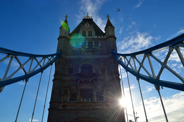 Tower Bridge in London, Großbritannien — Stockfoto