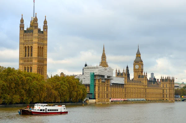 Big ben e casas do parlamento, Londres, Reino Unido — Fotografia de Stock