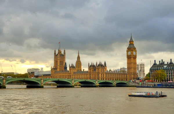 Big ben e casas do parlamento, Londres, Reino Unido — Fotografia de Stock