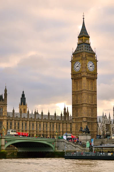 Big ben e casas do parlamento, Londres, Reino Unido — Fotografia de Stock