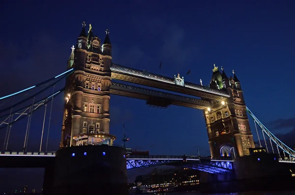 Tower Bridge em Londres, Reino Unido — Fotografia de Stock