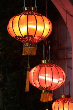 Yumuşak bir arka plan ile mumlar