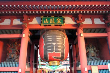 Kaminarimon kapı (gök kapısı), Senso-ji Tapınağı, Tokyo, Japonya