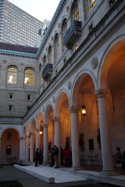La Biblioteca Pública de Boston es uno de los sistemas de bibliotecas públicas municipales más grandes de Estados Unidos. —  Fotos de Stock