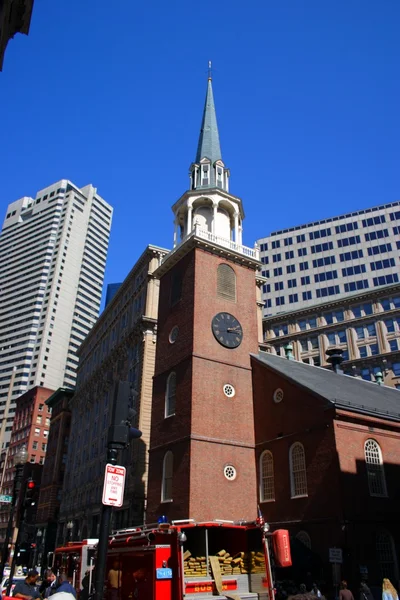 Edificio y horizonte en el centro de Boston, EE.UU. — Foto de Stock