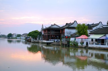 eski köy tarafından nehirde tekne ile shanghai