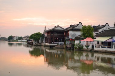 eski köy tarafından nehirde tekne ile shanghai