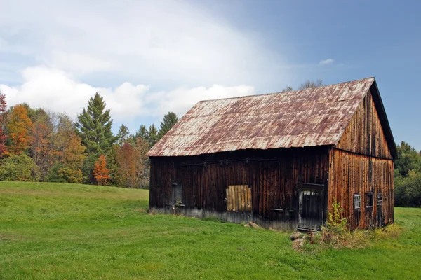 Old barn on a farm — Stock Photo, Image