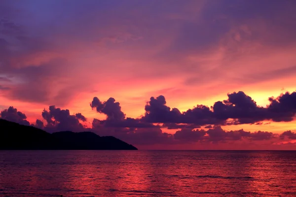 Marina dramática ao pôr do sol em Penang, Malásia — Fotografia de Stock