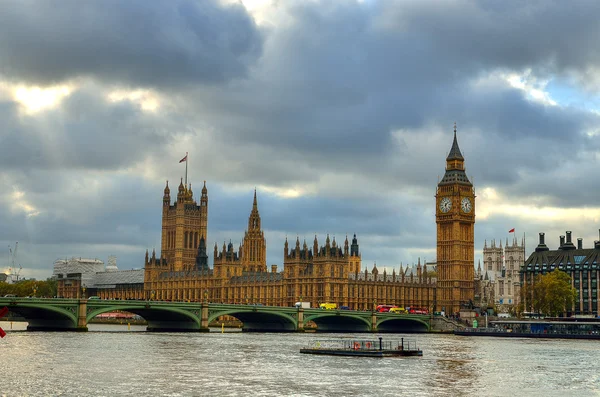 Big ben e case del parlamento, Londra, Regno Unito — Foto Stock