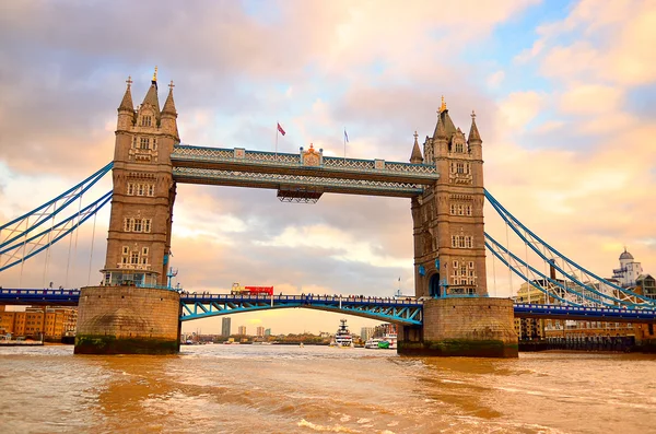 伦敦塔桥，英国 — 图库照片
