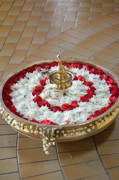 Hindu Indian wedding ceremony in a temple — Stock Photo, Image