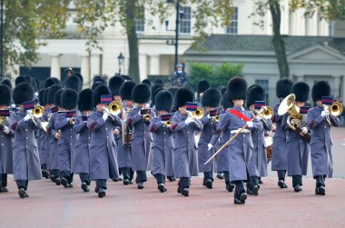 Buckingham Sarayı Muhafızlarında değiştirilmesini