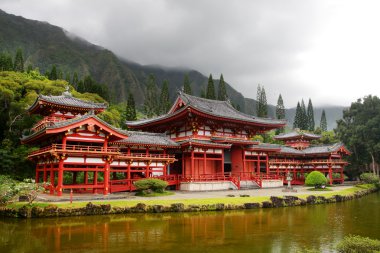 Byodo-In Temple, O'aho, Hawaii clipart