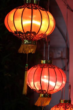 Yumuşak bir arka plan ile mumlar