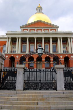 Massachusetts eyalet evi