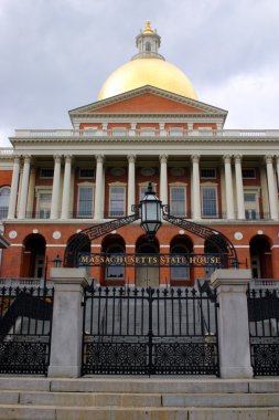 Massachusetts eyalet evi