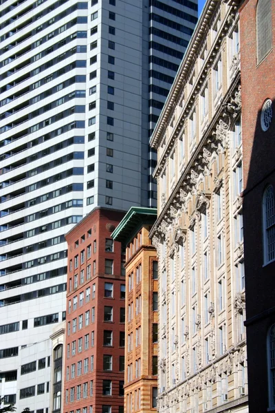 建物とボストン市内中心部でのスカイライン — ストック写真