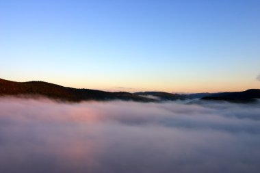 Vermont ülke tarafında üzerinde yüzen bir sıcak hava balonu bir havadan görünümü