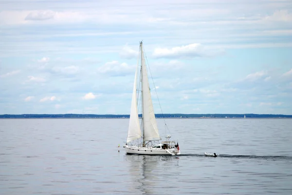 Stock image of a saling yach — Stock Photo, Image