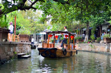 eski köy tarafından nehirde tekne ile shanghai