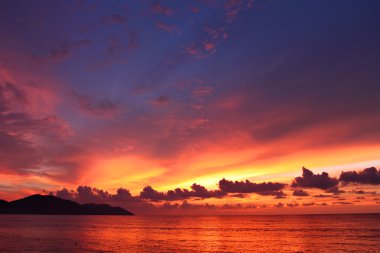 Penang, Malaysi gün batımında dramatik deniz manzarası