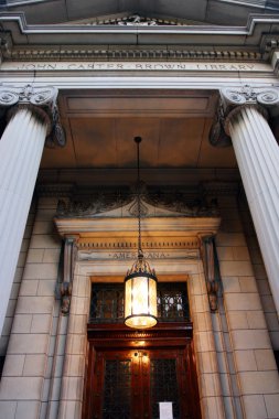 Brown Üniversitesi Ivy League kolej kampüsü Providence, Rhode Island'da bulunan