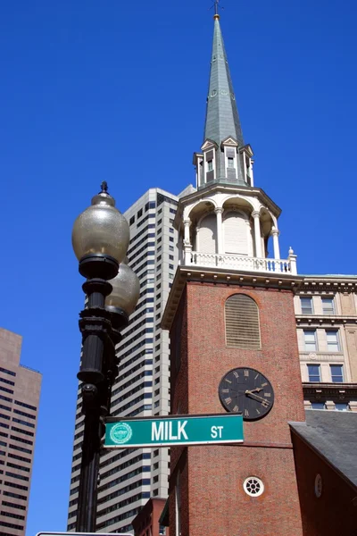 Edificio y horizonte en el centro de Boston — Foto de Stock