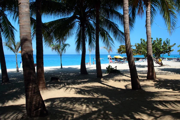 Doktor jeskyně Beach Club, Montego Bay, Jamajka — Stock fotografie