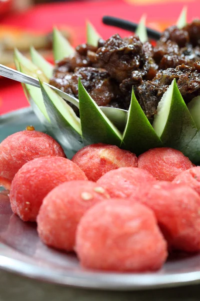 Chinese cuisine with meat and vegetables — Stock Photo, Image