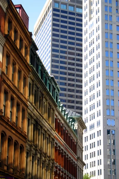 Εμπορικό κτίριο και στον ορίζοντα στο κέντρο της πόλης Βοστώνη — Φωτογραφία Αρχείου