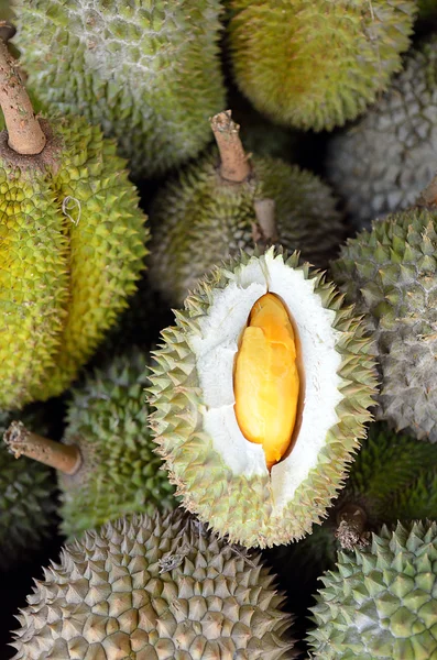 Group of durian in the market — Stock Photo, Image