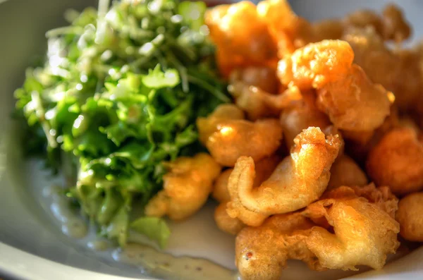 Popcorn shrimp with tartar sauce — Stock Photo, Image