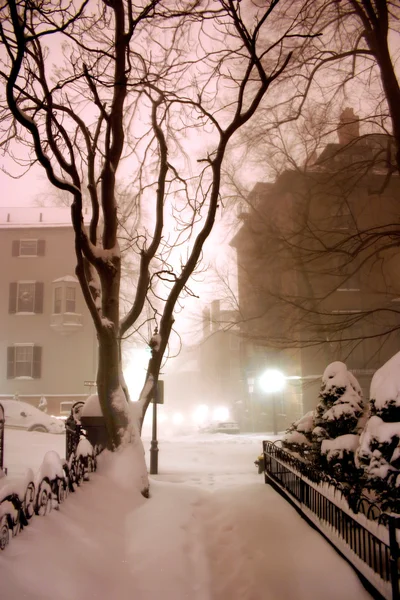 Een winterse avond in Beacon Hill, Boston — Stockfoto