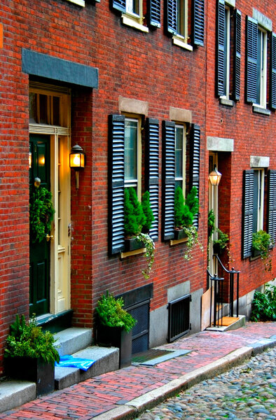 Beacon Hill is a fascinating, early 19th century neighborhood with narrow streets. The row houses are nearly all in brick in Federal, Victorian and Georgian styles. This National Historic District is exceptionally well-preserved, with well maintained