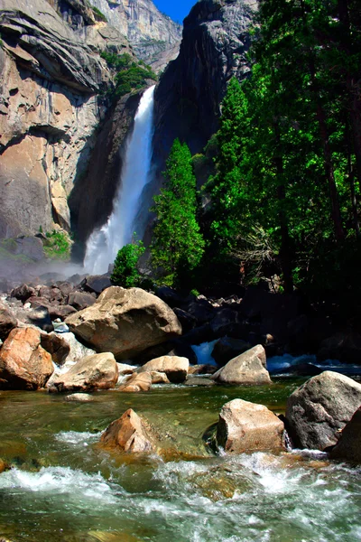 Yosemite Falls, Parque Nacional de Yosemite — Fotografia de Stock