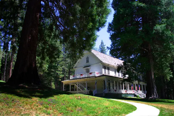 Történelmi Wawona Hotel, Yosemite Nemzeti Park — Stock Fotó