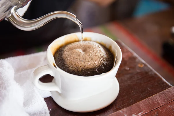 Закрыть капельный кофе в кафе Стоковое Фото