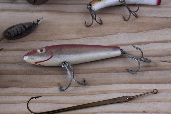 Винтажные рыболовные крючки — стоковое фото