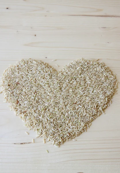 Ham kahverengi pirinç kalp