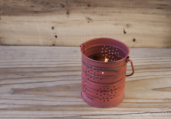 Dekoratif teneke kutu fener