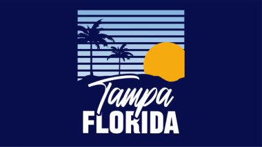 Güzel manzaralı ve palmiye ağacı siluetleriyle Tampa Florida