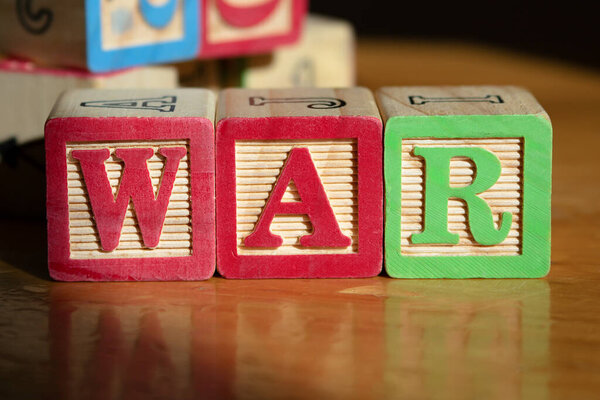 Дети бедствия пандемии войны психические заболевания ковидные жертвы деревянные блоки