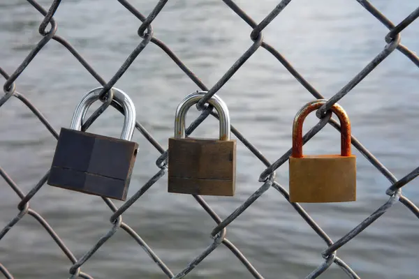 Amor Tres Candado Cercado Cerradura Para Siempre — Foto de Stock