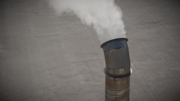 Cheminée Sur Toit Fumée Pollution Usine Industriel Co2 Carbone — Video