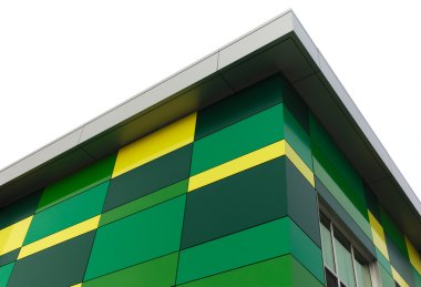 yeşil ve sarı binanın arka plan