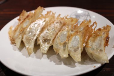 Dim-sum Gyoza 'yı ara, Asya geleneği.