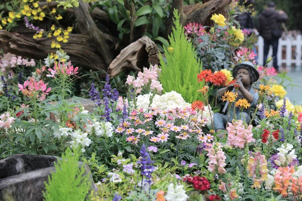 Великодня тема квіти в саду — стокове фото