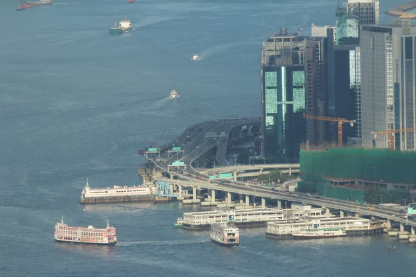 Victoria Harbor vista aérea e horizonte em Hong Kong com urbano — Fotografia de Stock